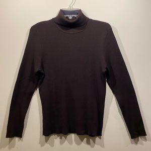 Chico’s Turtleneck, size 2, brown